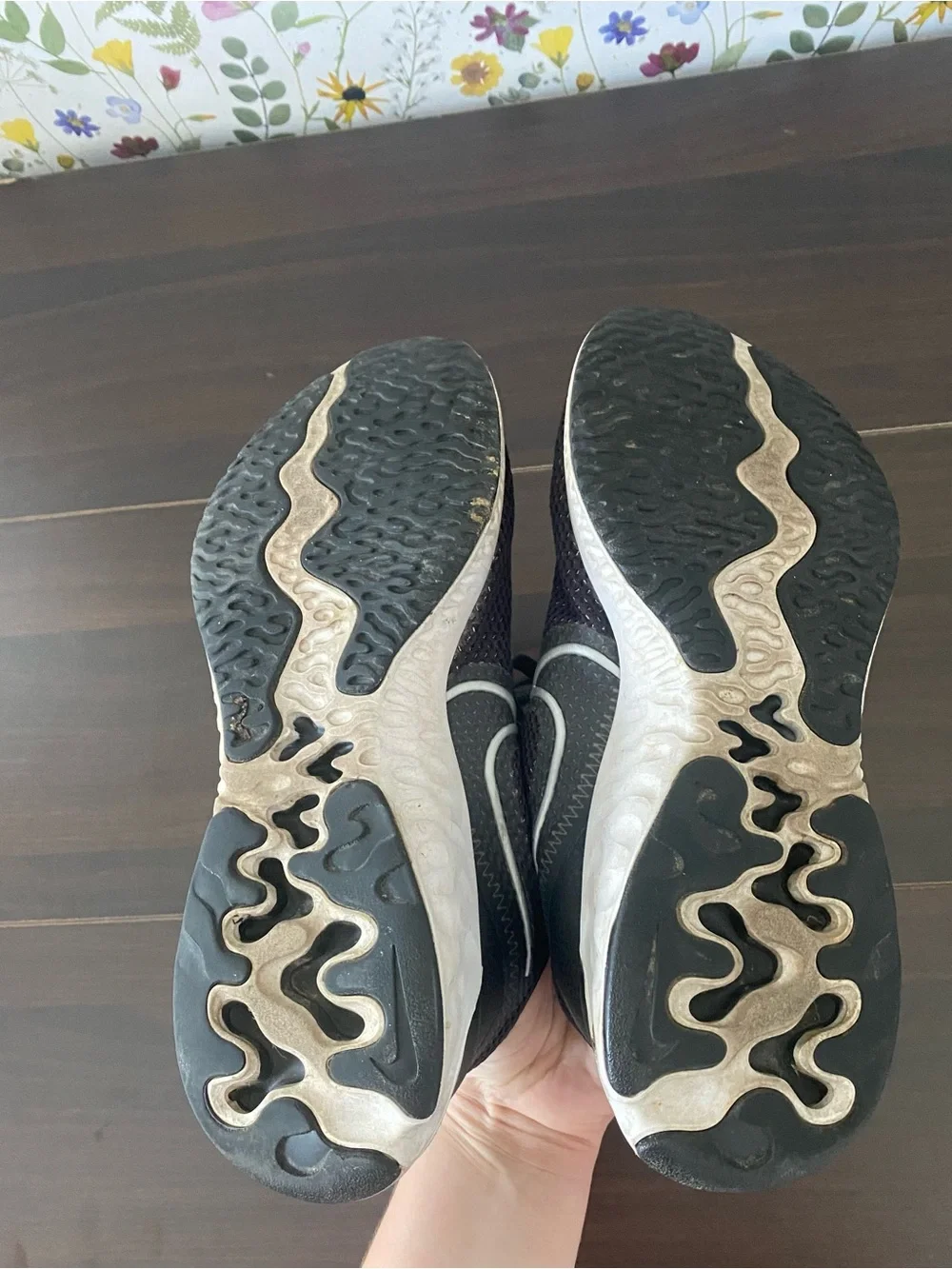 Nike Renew WMN’s Black and White Mesh Running Shoes Size 7.5